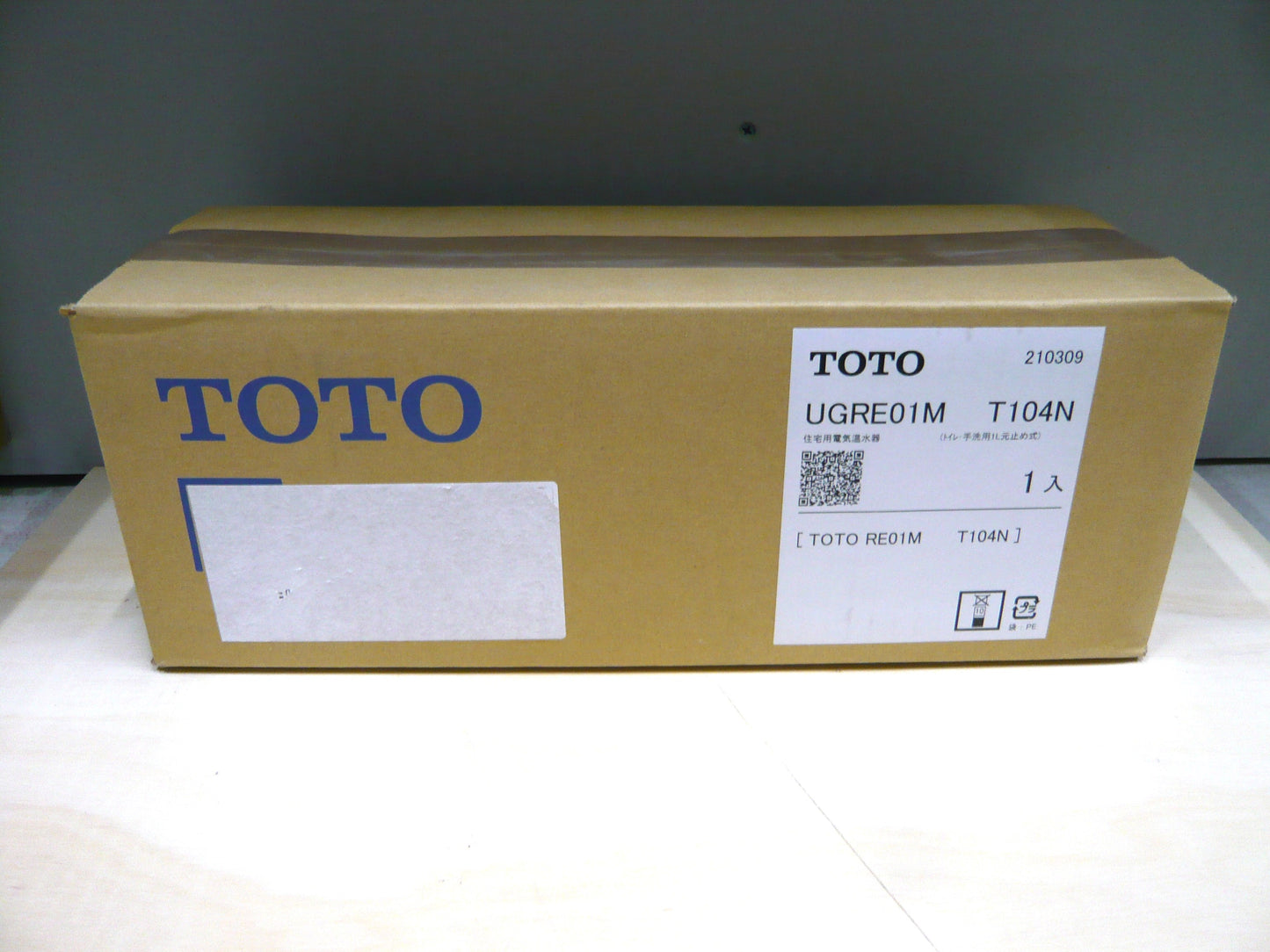 住宅用小型電気温水器　UGRE01M T104N