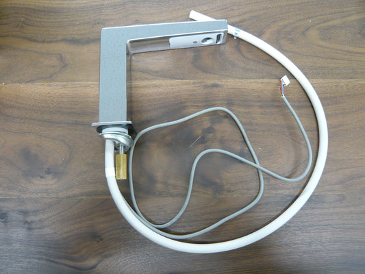 TOTO　台付自動水栓（スパウト部）TLE25006J (開閉工具なし）